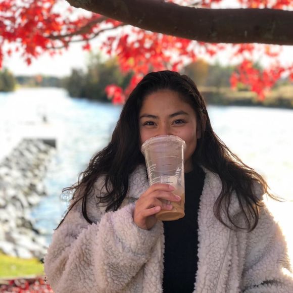 Meet your Posher, Monique - Picture 1 of 1